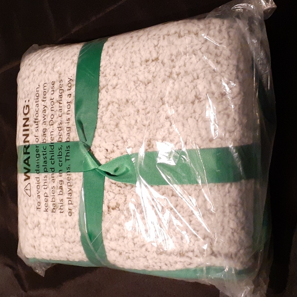 Oregon Ducks Blanket - Picture 2 of 3